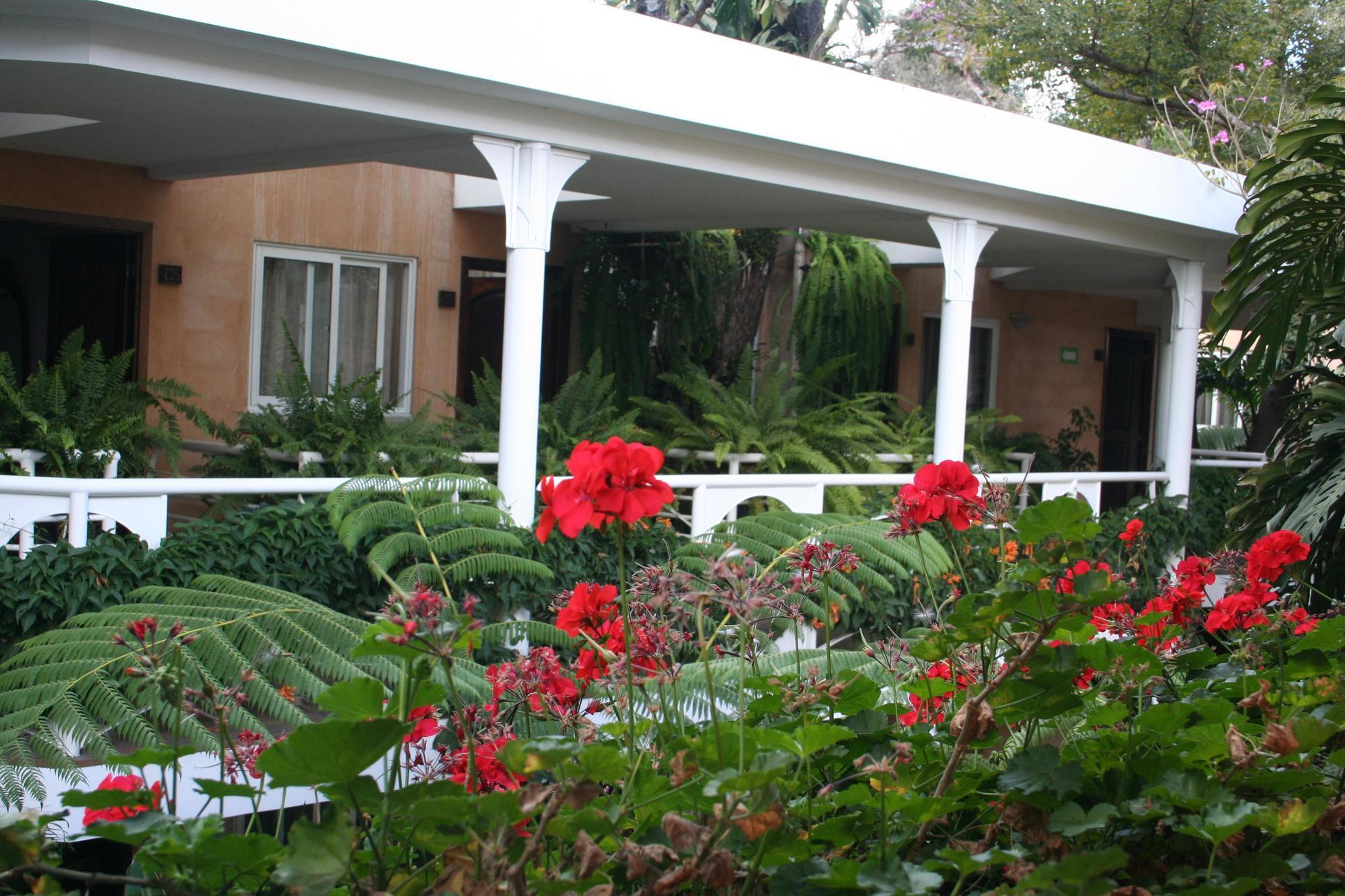 Hotel Ciudad Vieja Guatemala City Exterior photo