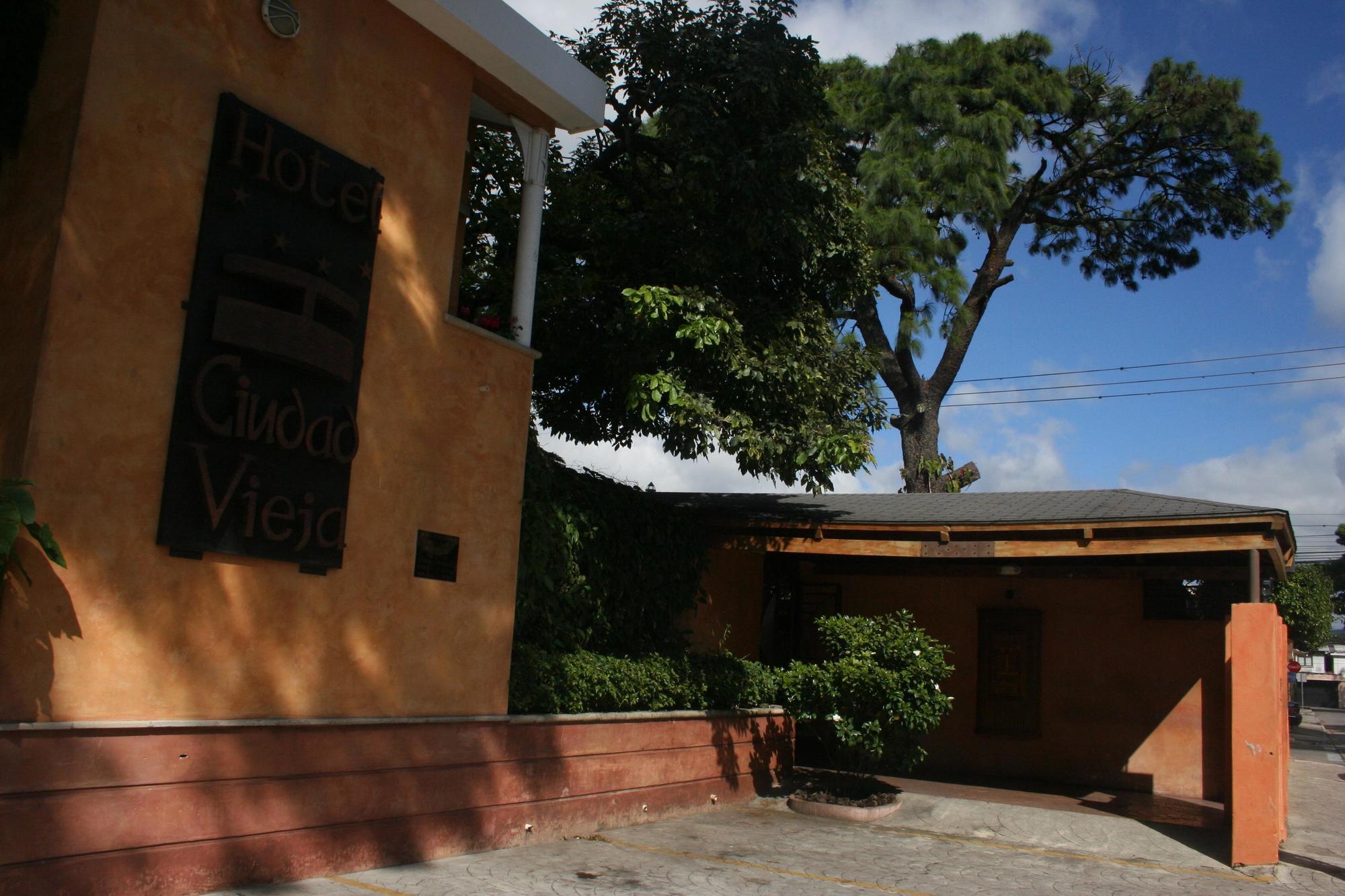 Hotel Ciudad Vieja Guatemala City Exterior photo