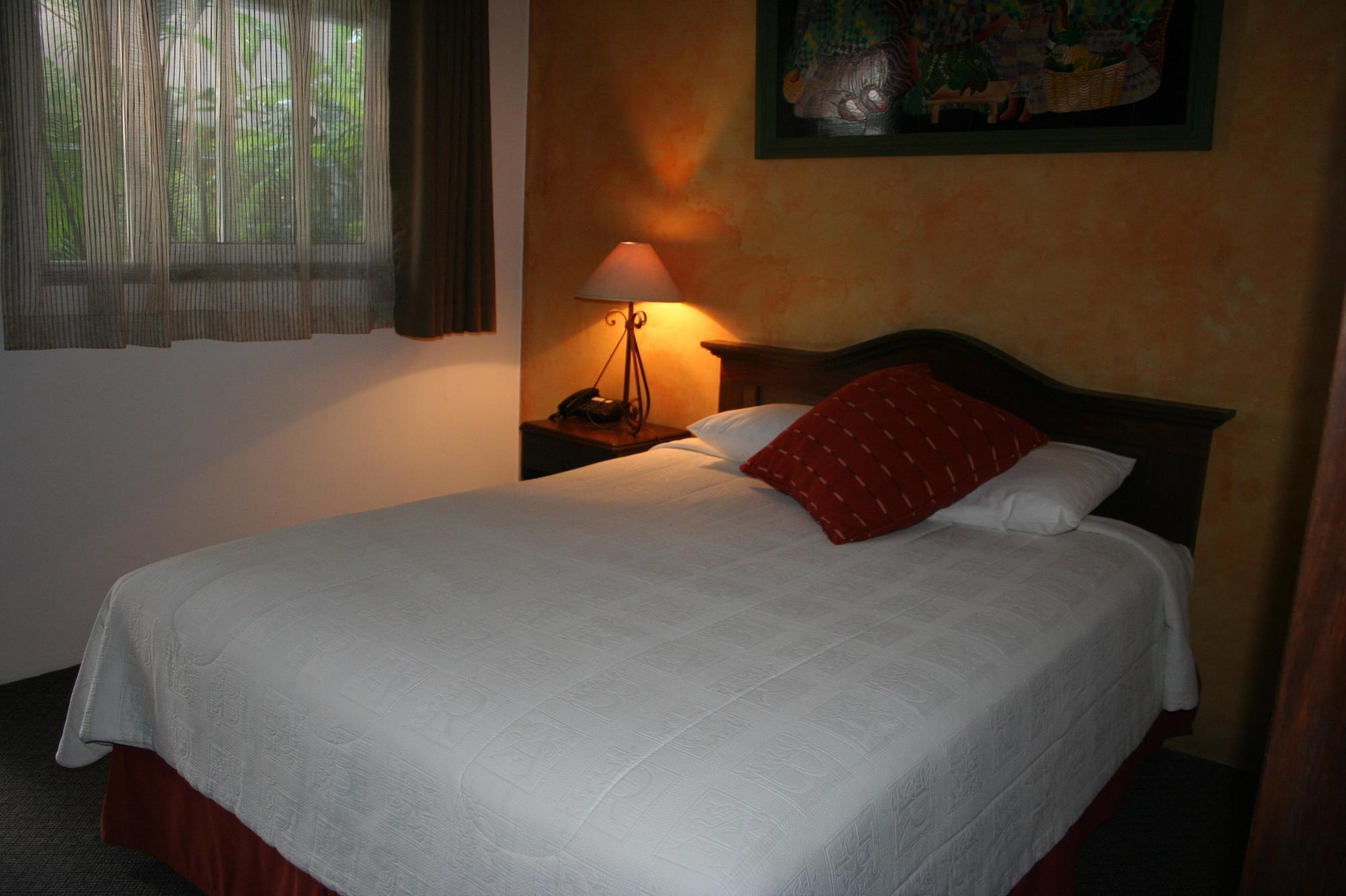 Hotel Ciudad Vieja Guatemala City Exterior photo